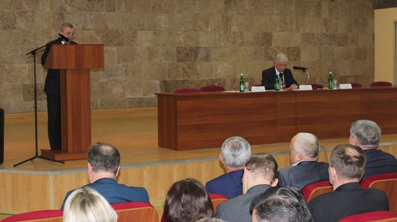 Глава города Краснодара Владимир Евланов встретился с председателями органов ТОС Центрального округа