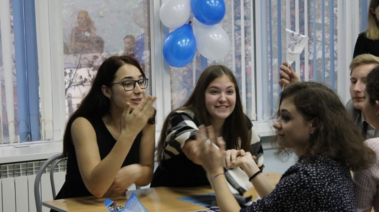Школьники и студенты профтехучилищ Центрального округа соревновались в знаниях избирательного права