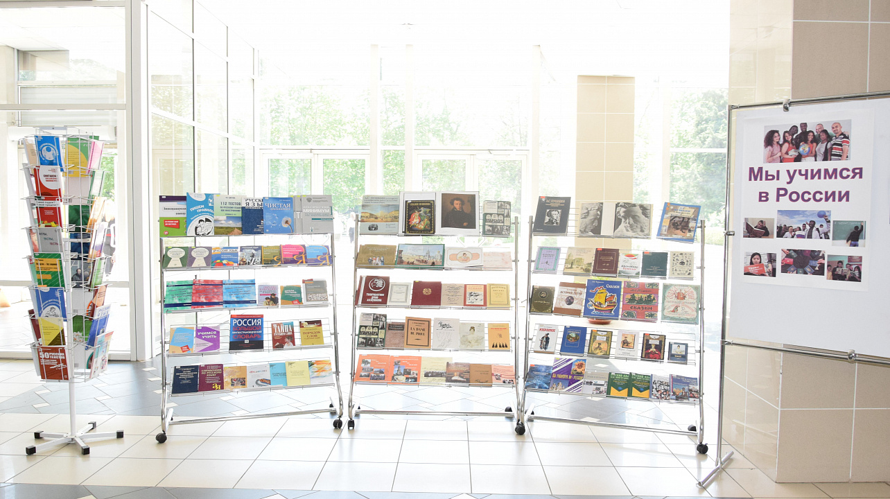Традиционную Олимпиаду по русскому языку среди иностранных учащихся посвятили 220-летию со дня.JPG