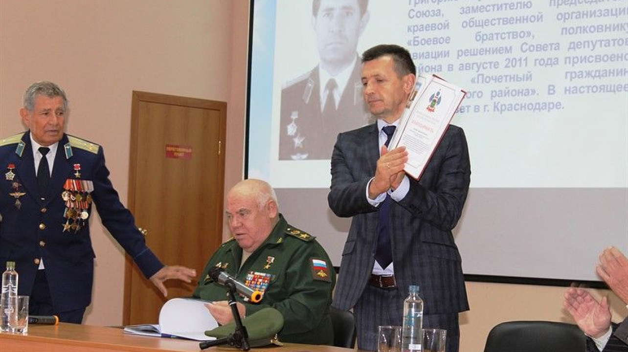 Военно-исторический урок мужества с курсантами КВВАУЛ.jpg