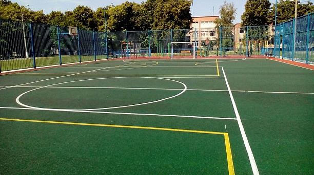 В школе № 78 Краснодара построена спортивно-игровая площадка