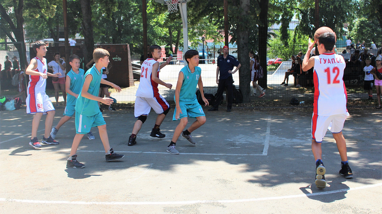 Завершились зональные соревнования по баскетболу на Кубок губернатора Краснодарского края