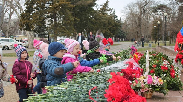 Патриотическую акцию «Операция «Рассвет» провели воспитанники детского сада № 72