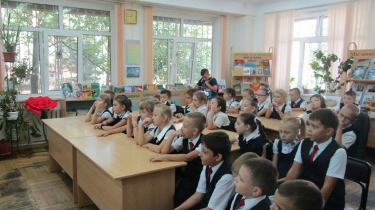 В Детской библиотеке им. К. И. Чуковского  прошел литературно-познавательный час