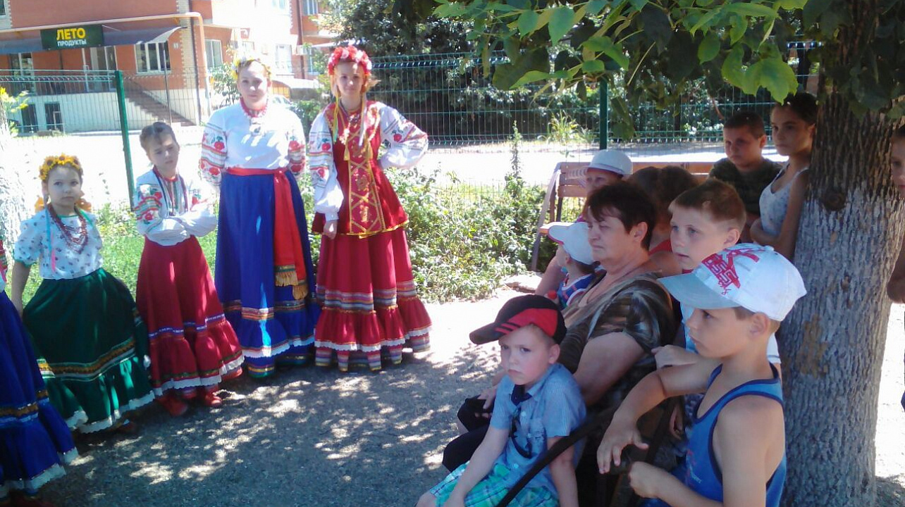 Для жителей поселка Краснодарский прошел казачий праздник