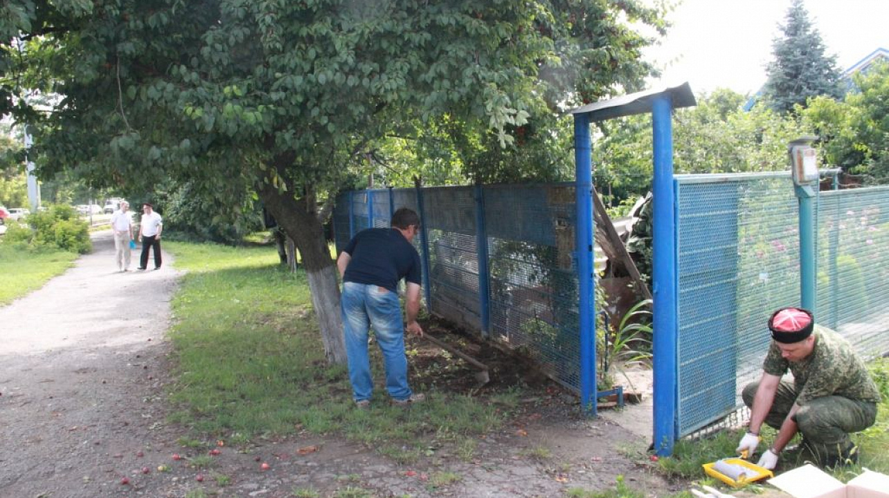 Казаки приняли участие в благоустройстве Краснодара