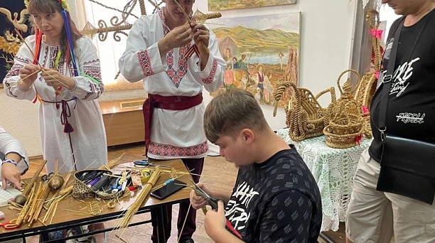 30 лет - помогает людям в реабилитации!