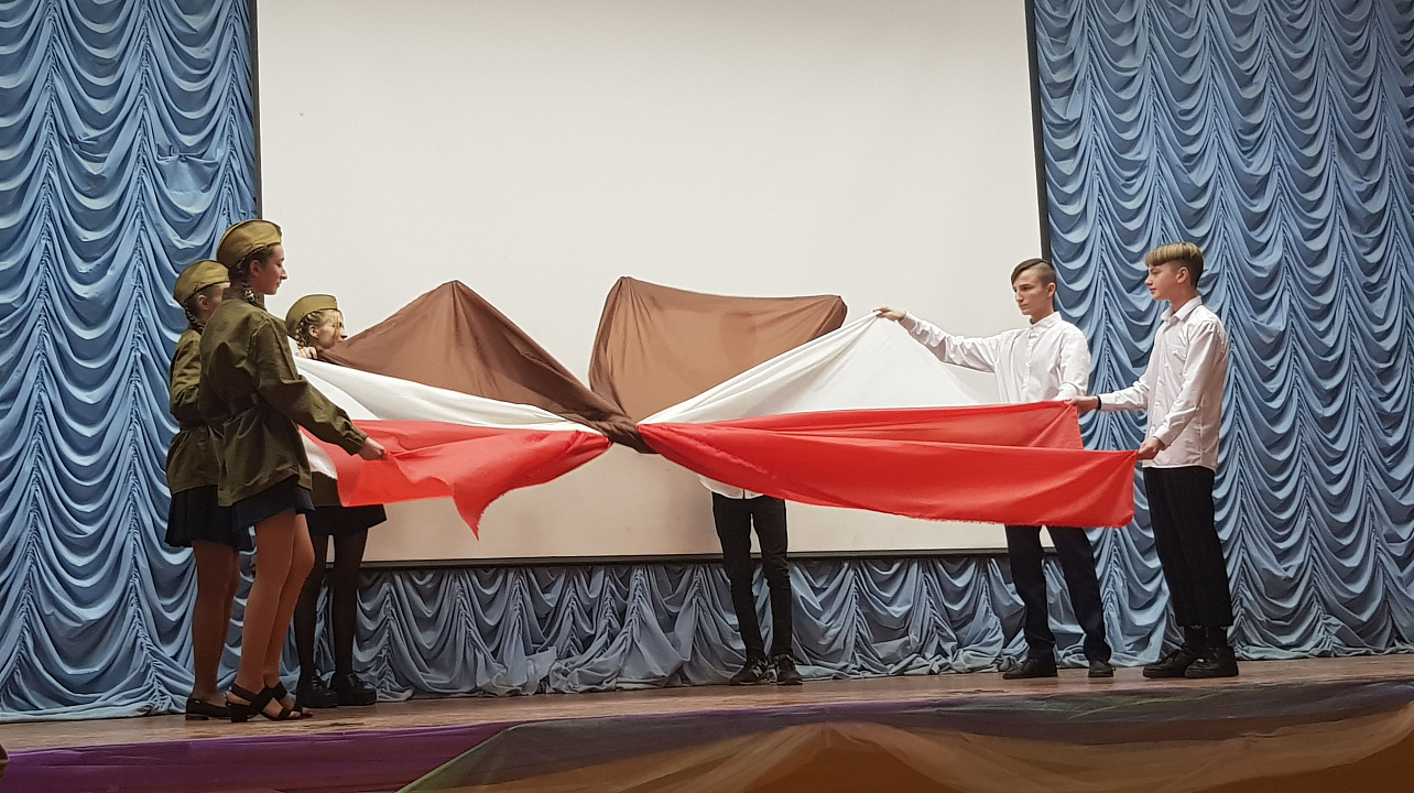 18 февраля в школе №65 прошёл конкурс инсценировки военно-патриотической песни «Песня в солдатской шинели».