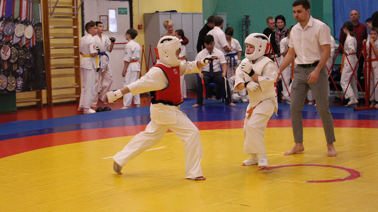 50 комплектов наград разыграли в Краснодаре на открытых городских спортивно-патриотических соревнованиях по киокусинкай
