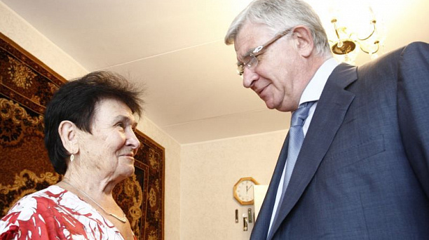 Владимир Евланов поздравил кавалера ордена «Знак Почета» с юбилеем