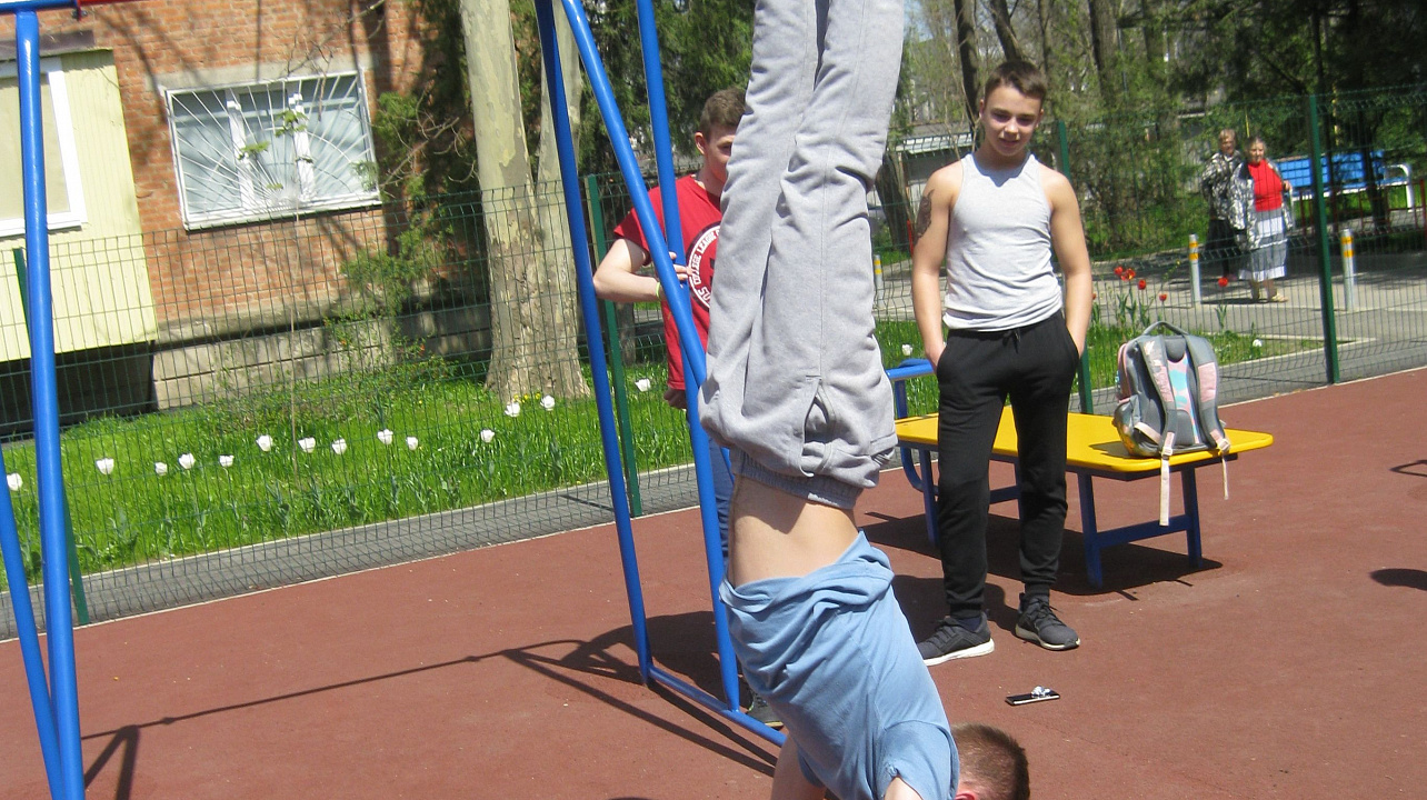 Спортивный праздник ко Дню космонавтики прошел в Тургеневском микрорайоне