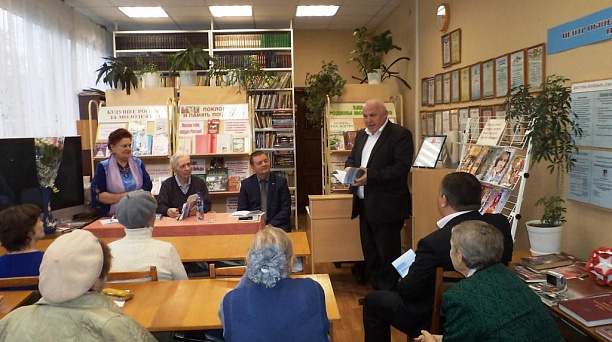 В Прикубанском округе презентовали новый сборник стихов ветерана войны из поселка Белозерного