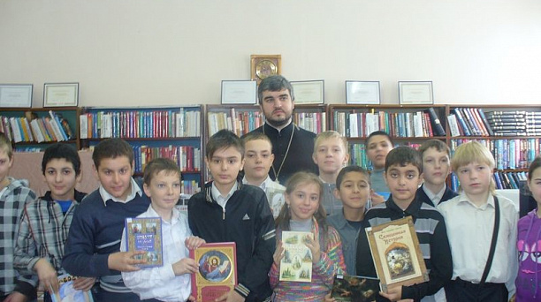 Школьникам Центрального округа рассказали о Дне православной книги