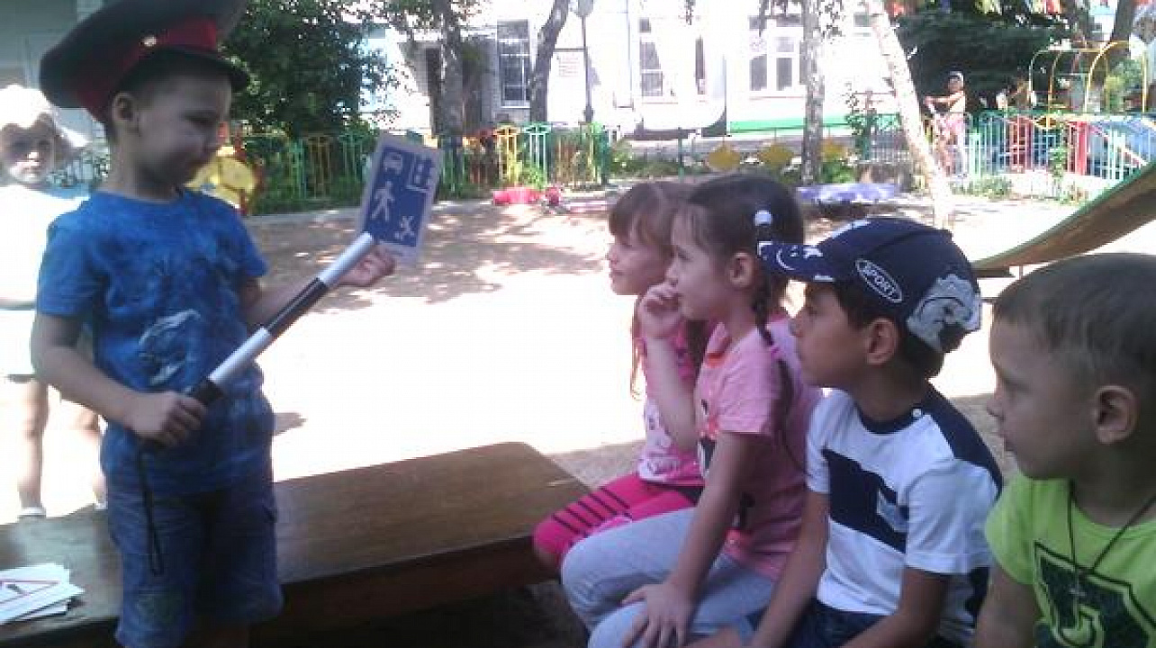 Обучающие игры по правилам  дорожного движения провели для детей Западного округа