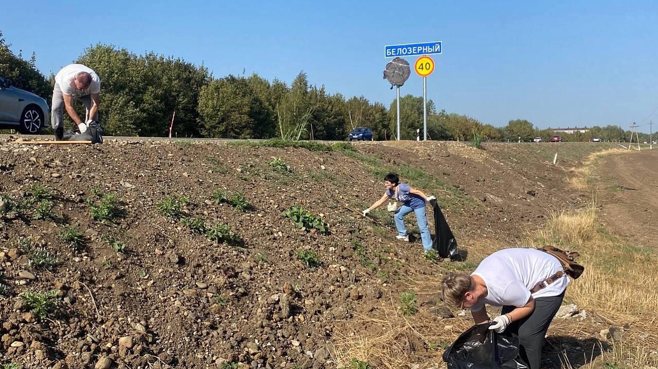 Общегородской субботник прошёл в Прикубанском округе
