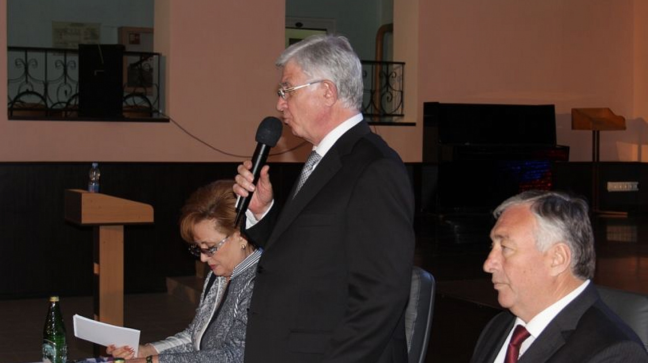 Глава города Владимир Евланов встретился с председателями ТОС округа