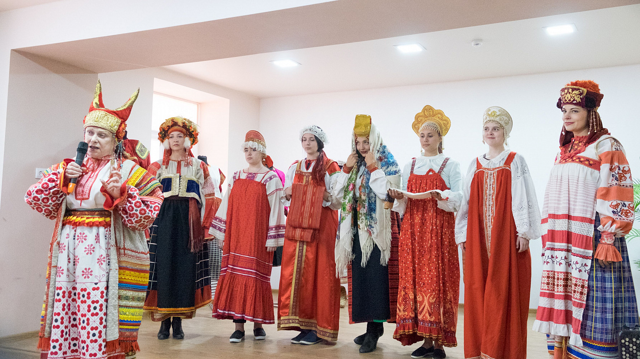 Активисты Общества русской культуры представили в учебных заведениях Краснодара фольклорную образовательную программу (7).jpg