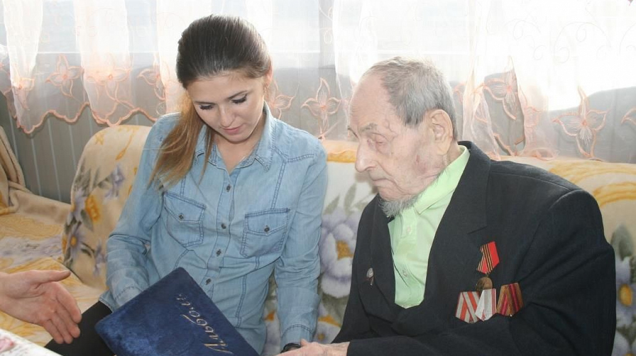 Жителя Прикубанского округа поздравили со 105-летием