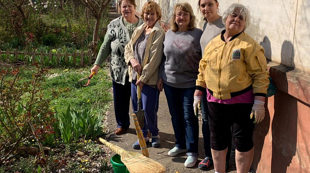 В Западном округе продолжаются субботники