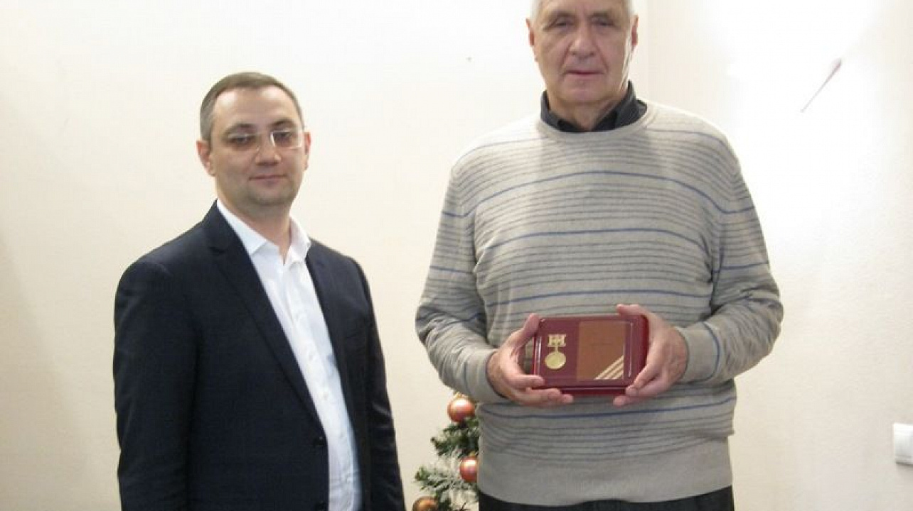 Участнику ВОВ Валентину Исаевичу Оксу посмертно вручили нагрудный знак «75 лет битвы за Москву»