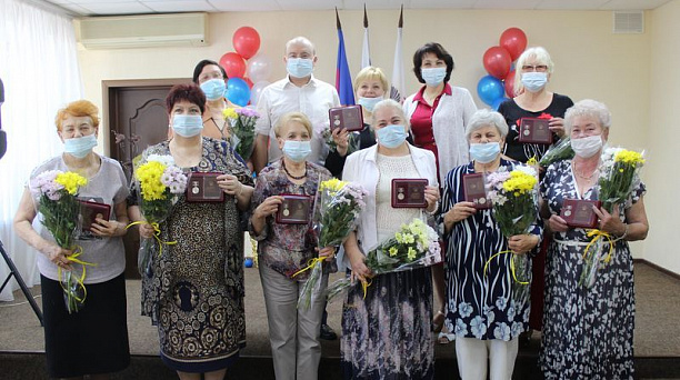 59-ти самым активным ТОС Краснодара вручили Памятный знак ЗСК