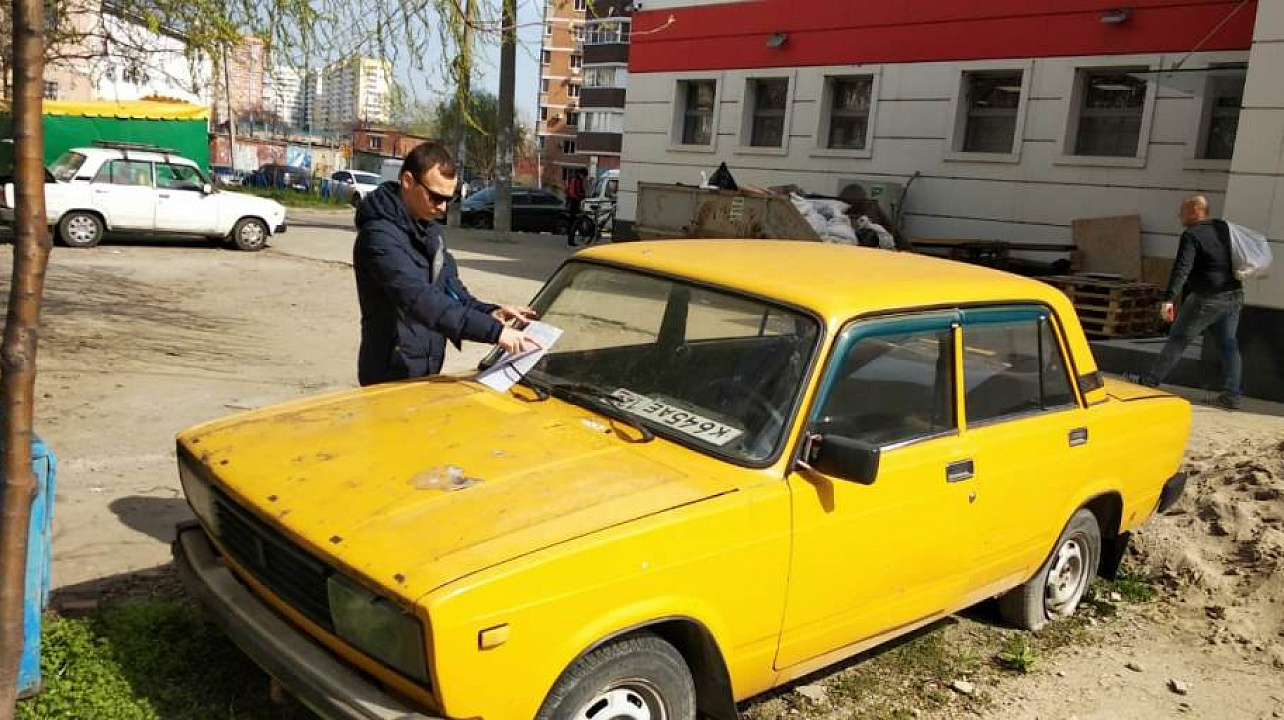 В Западном округе прошел очередной рейд по выявлению брошенного автотранспорта
