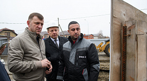 Евгений Наумов поручил до конца года нарастить темпы строительства соцобъектов в Знаменском и Новознаменском