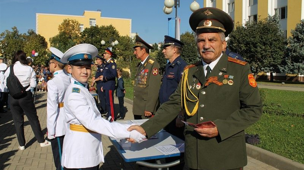Юных кадетов приняли в ряды Кадетского Братства.jpg