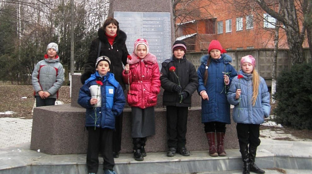 Учащиеся школы №94 совершили экскурсию по местам боевой славы Краснодара