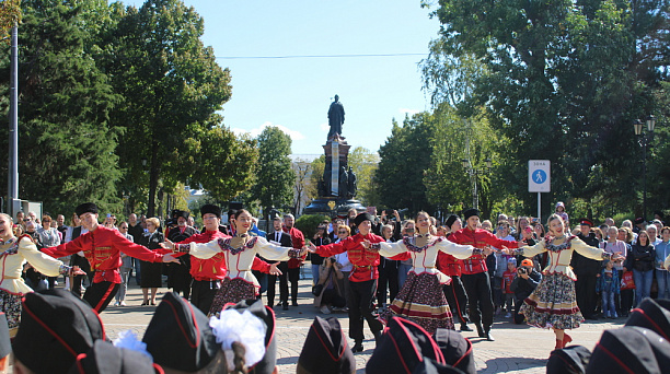 Торжественная церемония посвящения в казачат прошла в Краснодаре 