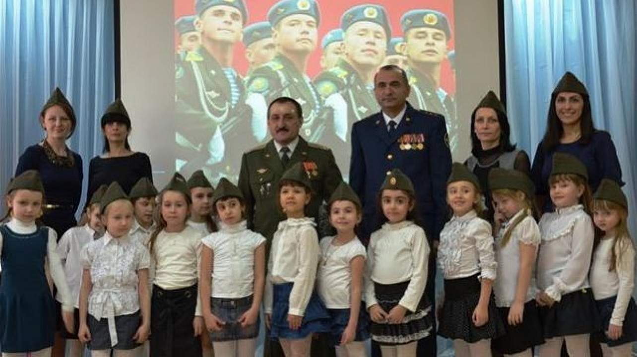 Сегодня в филиале «Дружба» детского сада № 221 прошла торжественная линейка.JPG