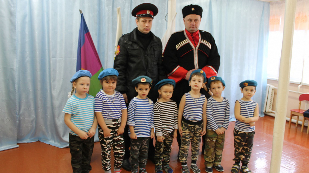 Встреча с казаками станицы Старокорсунской прошла в детском саду № 225
