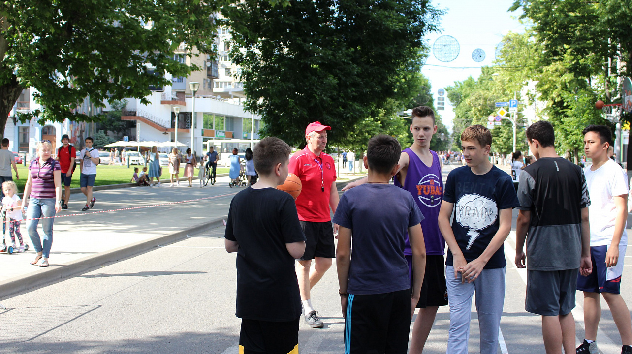 Фотоотчет с юношеской суперлиги по уличному баскетболу