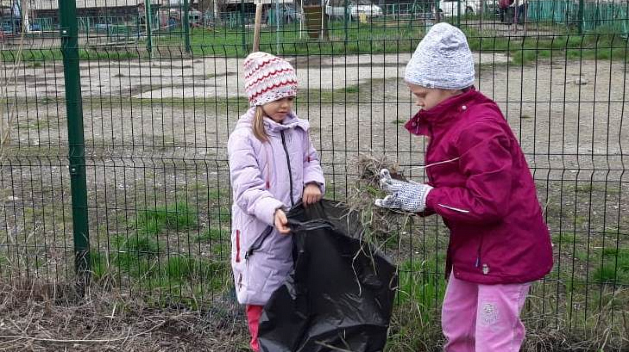 Жители хутора Ленина приняли участие в «зеленом марафоне»