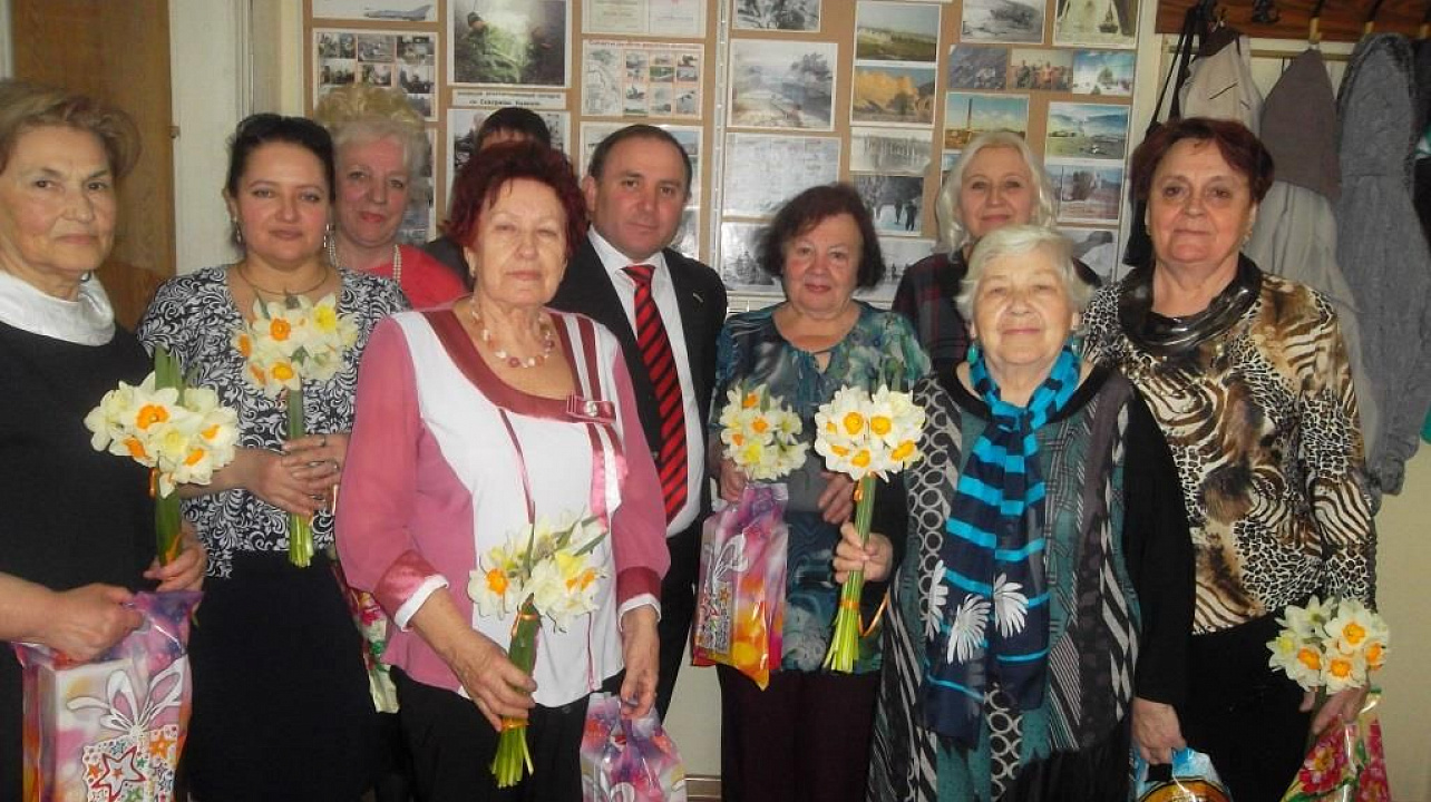 Депутат гордумы Краснодара Зорик Садоян поздравил именинников