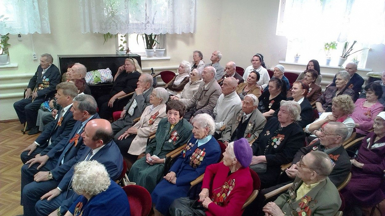 В городском доме культуры Западного округа для ветеранов ВОВ состоялось праздничное мероприятие