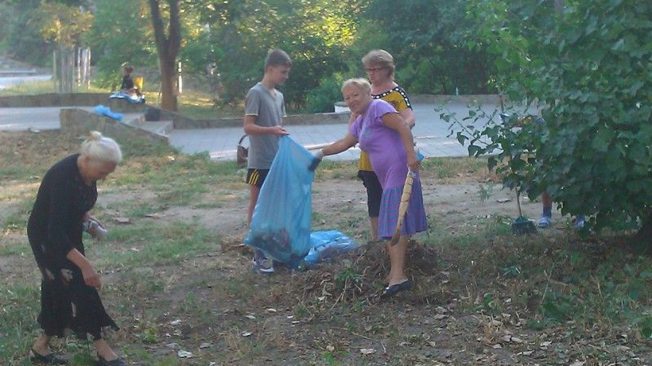 Жители Центрального округа приняли участие во Всероссийском экологическом субботнике