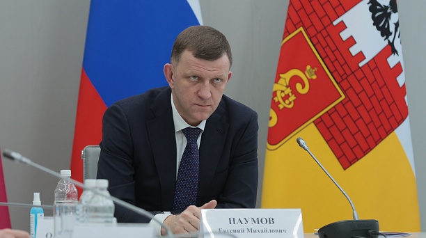 Евгений Наумов на заседании краевого оперштаба рассказал о принимаемых мерах по ликвидации последствий снегопада 