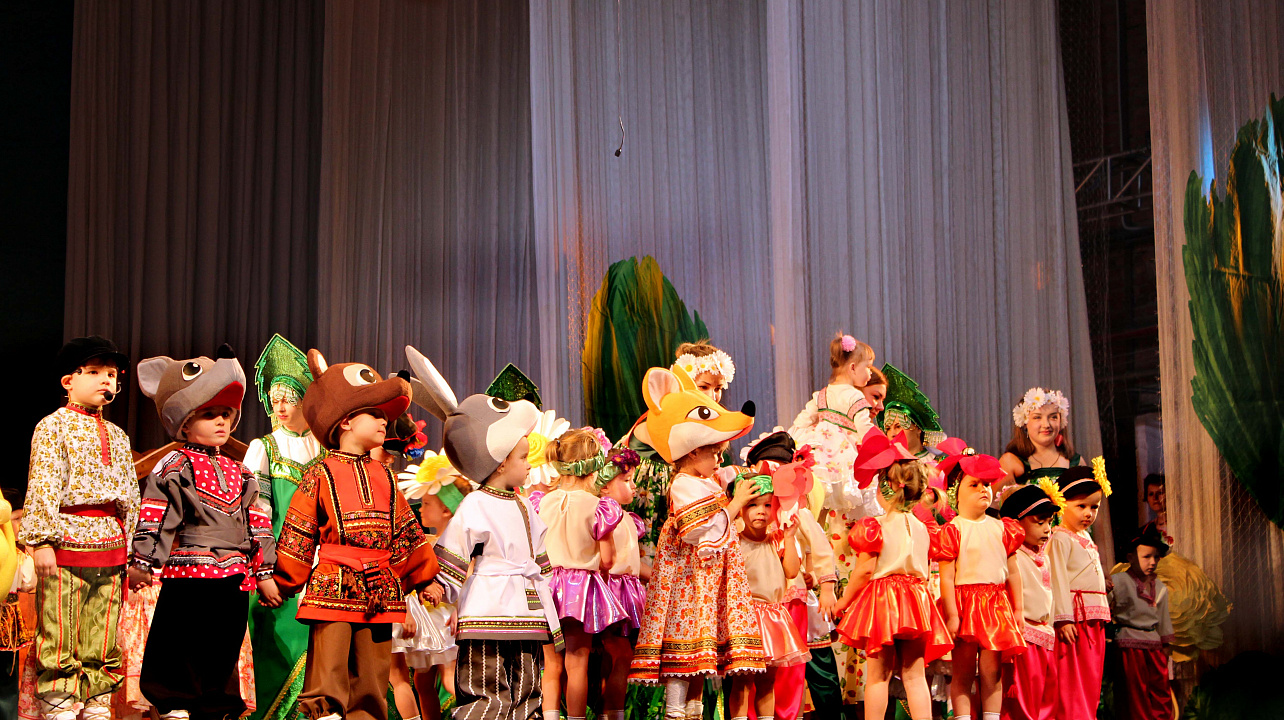 Дети Западного округа приняли участие в конкурсе театрального искусства «Радостный дождь»