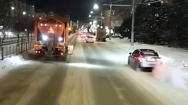 Ночью на дорогах Краснодара будут работать более 30 единиц техники