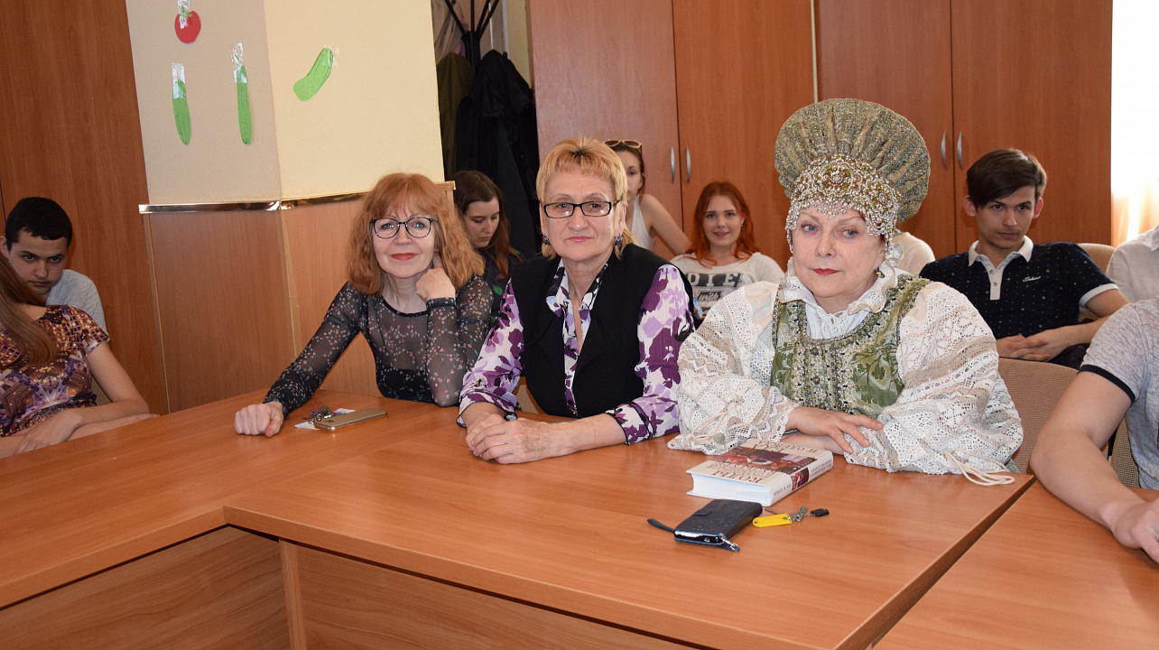 Активисты молодёжного клуба «Оберег» организовали дегустацию славянских блюд (6).JPG