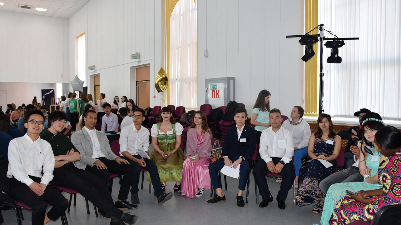 Традиционную Олимпиаду по русскому языку среди иностранных учащихся посвятили 220-летию со дн.JPG