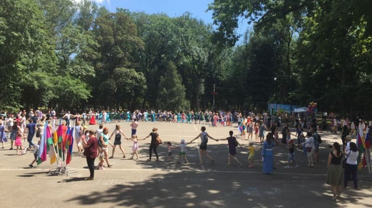 В Центральном округе прошел театрализованный праздник, посвященный Дню России