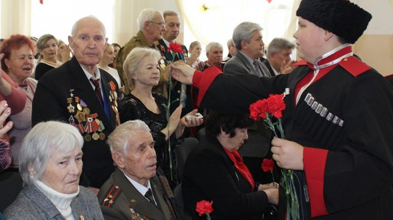 Сегодня в Центральном округе чествовали участников Сталинградской битвы
