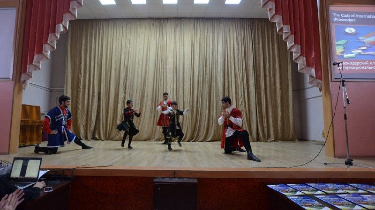 Клубы интернациональной дружбы организовали творческий вечер (2).JPG