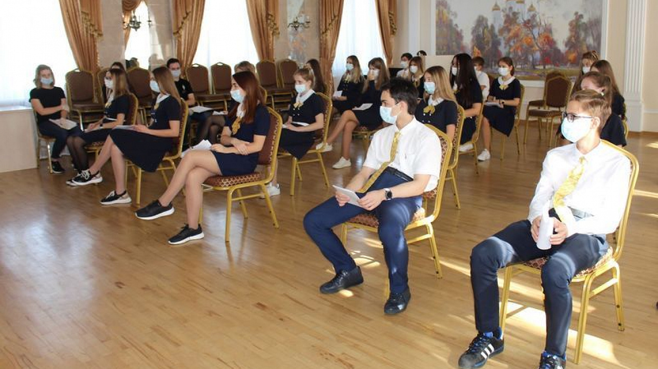 Школьники Центрального округа приняли участие в реализации социально-просветительского правового проекта «Студенты – школьникам «Обязанности и ответственность несовершеннолетних»