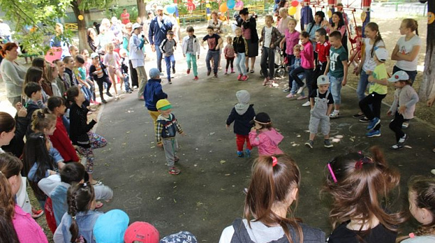 В Центральном округе проходят праздники для детей