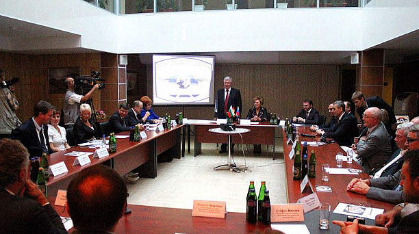 Праздничные торжества начались с приема иностранных делегаций