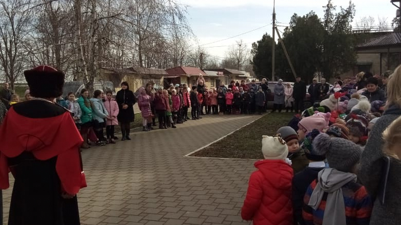 В станице Елизаветинской и поселке Белозёрном прошли мероприятия, посвящённые 76 годовщине освобождения города Краснодара от фашистских захватчиков