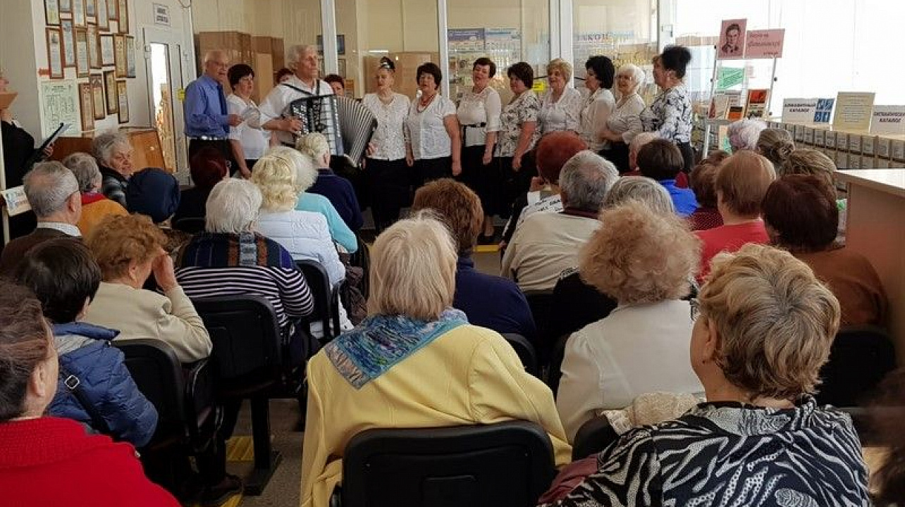 В библиотеке им. Островского прошла литературно-песенная гостиная в память о российском «Соловье».jpg